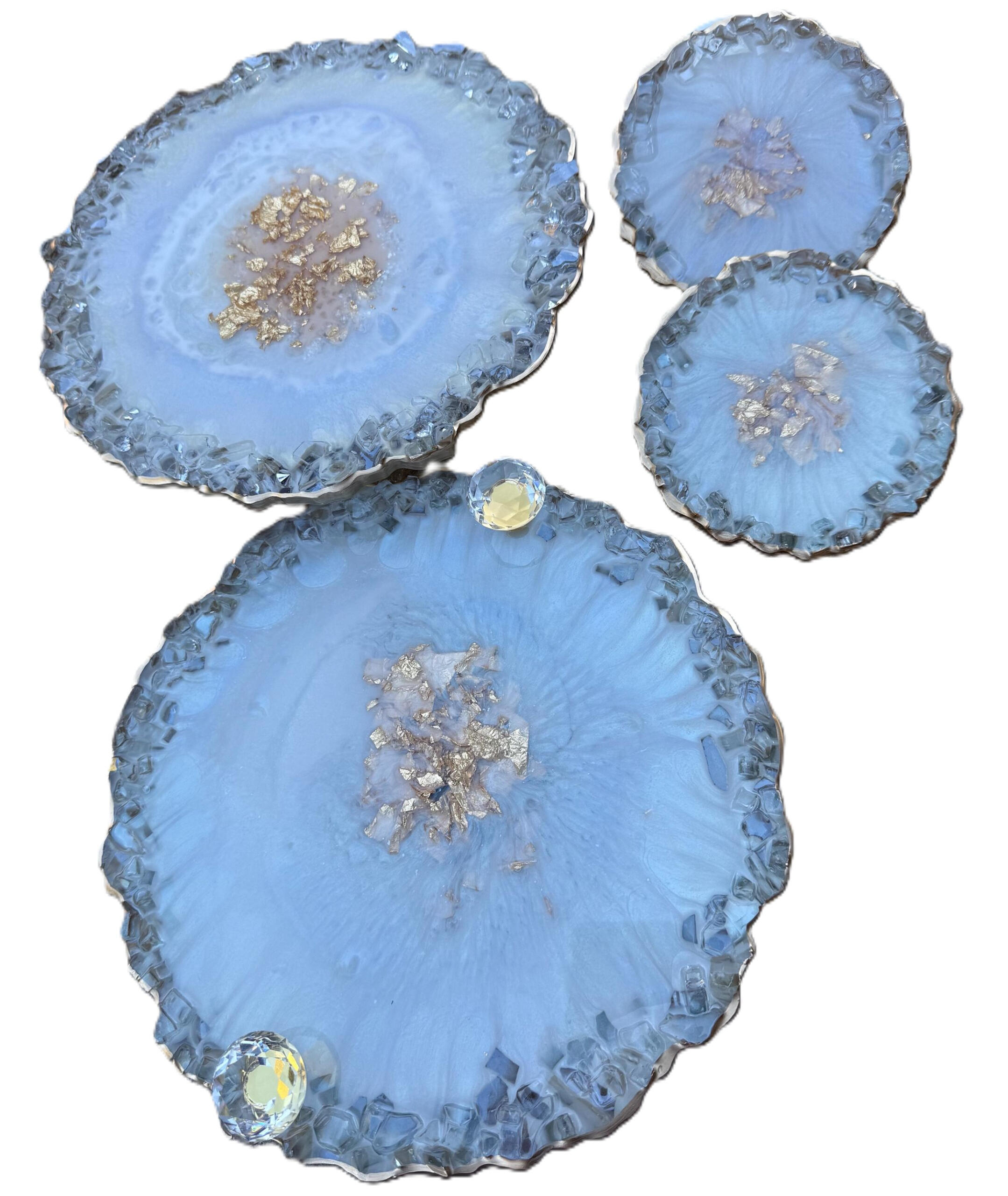 Geode white tray with gold accents Iridescent white geode tray with gold accents, crushed glass rim and matching coasters